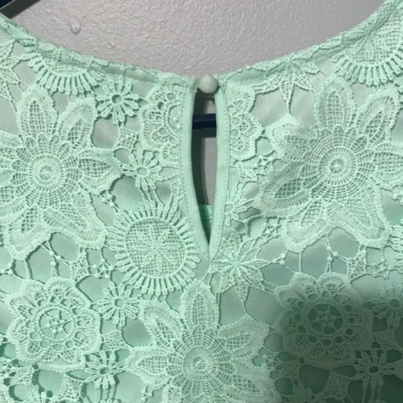 Light green lace crop top - Picture 3 of 4
